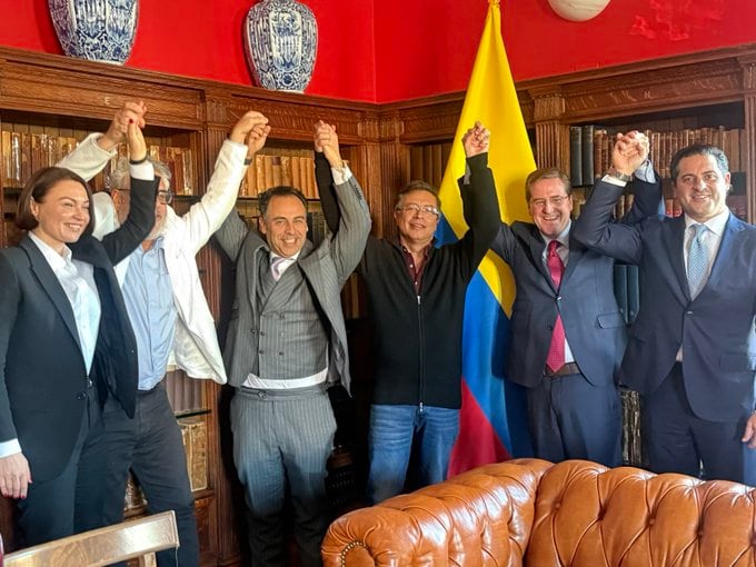 El presidente Gustavo Petro se reunió con un grupo de abogados en Washington.