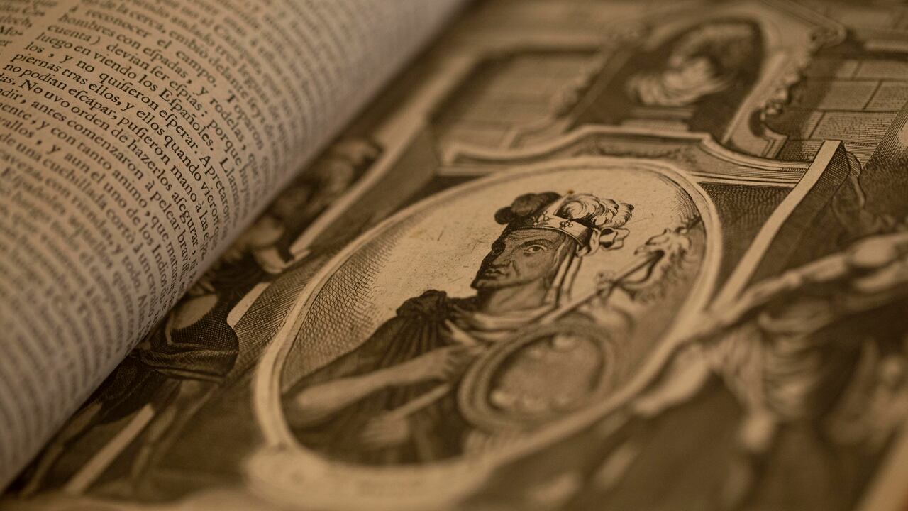 Libros de la exposición "El sello de Amberes" en la Biblioteca Nacional y la Luis Ángel Arango. Cortesía de la Universidad de Los Andes