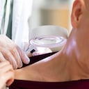 El melanoma es el tipo de cáncer de piel que causa el mayor porcentaje de mortalidad.