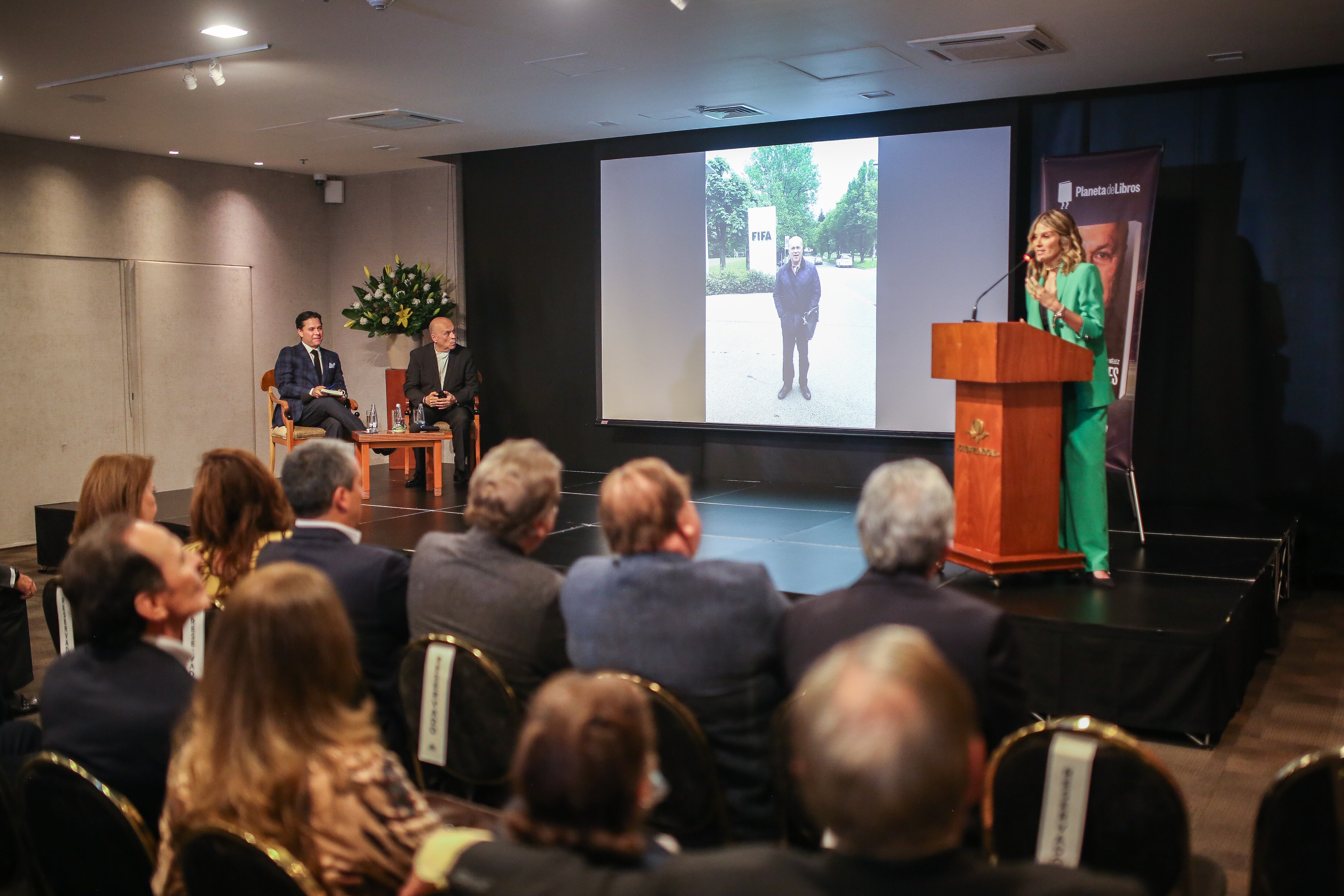 Lanzamiento libro Luis Antonio Vélez