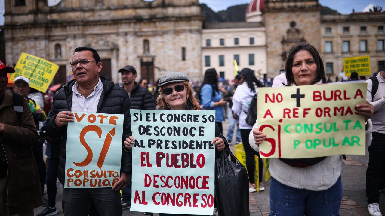 Marcha a favor de la consulta popular y de las reformas del gobierno del presidente Gustavo Petro
