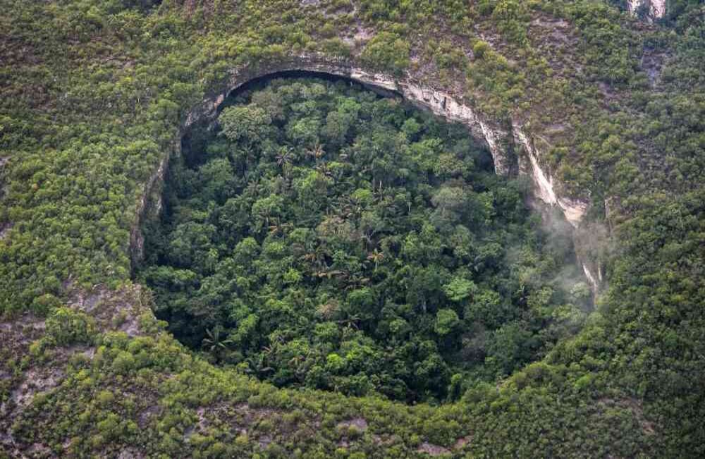Para mitigar los efectos de la pandemia en la economía, algunos destinos turísticos le han apostado a otro tipo de actividades. Este es el caso del Chiribiquete. Ahora los turistas pueden sobrevolar esta joya de la Amazonia por medio de la plataforma Zoom. “Hemos reunido más de 200 personas en un par de semanas, el tiempo que lleva el proyecto”, dice uno de los líderes de la iniciativa. Foto: Rodrigo Botero/ Fundación para la Conservación y el Desarrollo Sostenible.