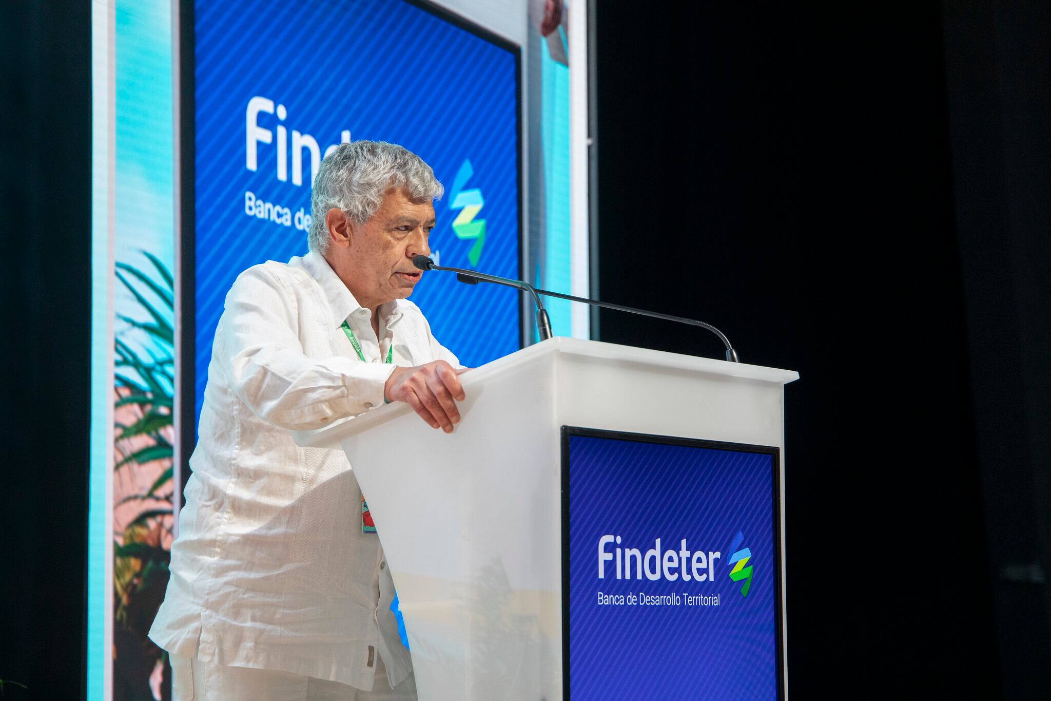 Jorge Iván González Borrero, director del Departamento Nacional de Planeación, alertó sobre la deuda en 2025.