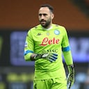 MILAN, ITALY - MARCH 14: (BILD ZEITUNG OUT) Goalkeeper David Ospina of SSC Napoli look on during the Serie A match between AC Milan and SSC Napoli at Stadio Giuseppe Meazza on March 14, 2021 in Milan, Italy. (Photo by Sportinfoto/DeFodi Images via Getty Images)