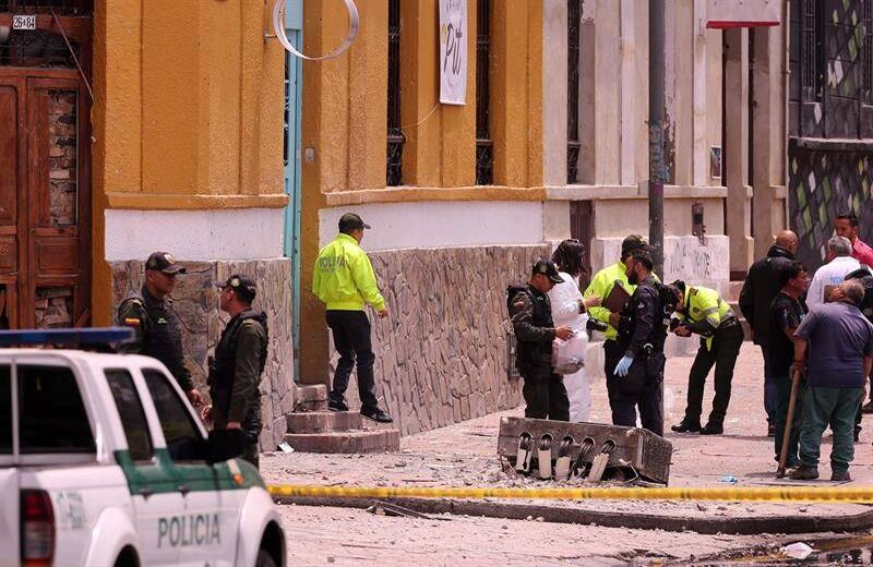 Impactantes imágenes de la detonación de un artefacto explosivo en el centro de Bogotá (Foto: EFE/Leonardo Muñoz)