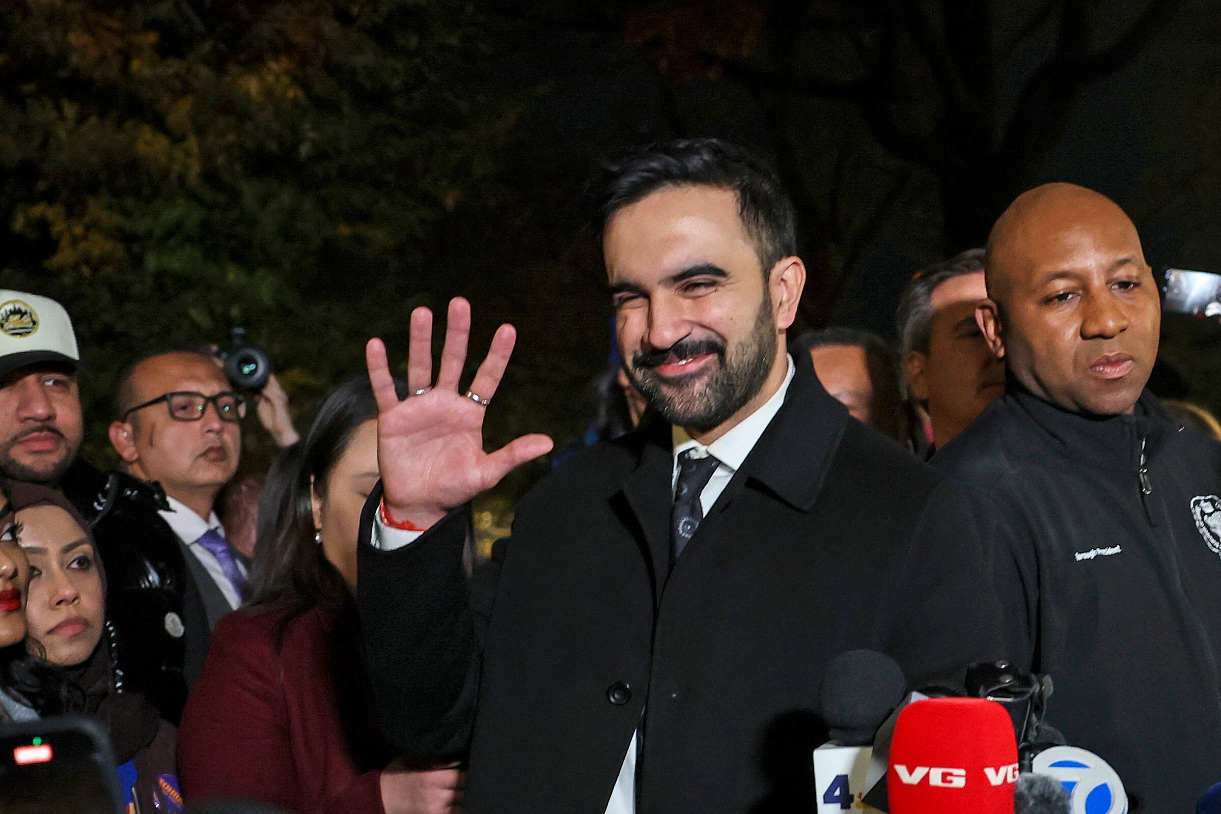 Las urnas abrieron en Nueva York con el socialista Zohran Mamdani como el gran favorito a convertirse en el próximo alcalde.