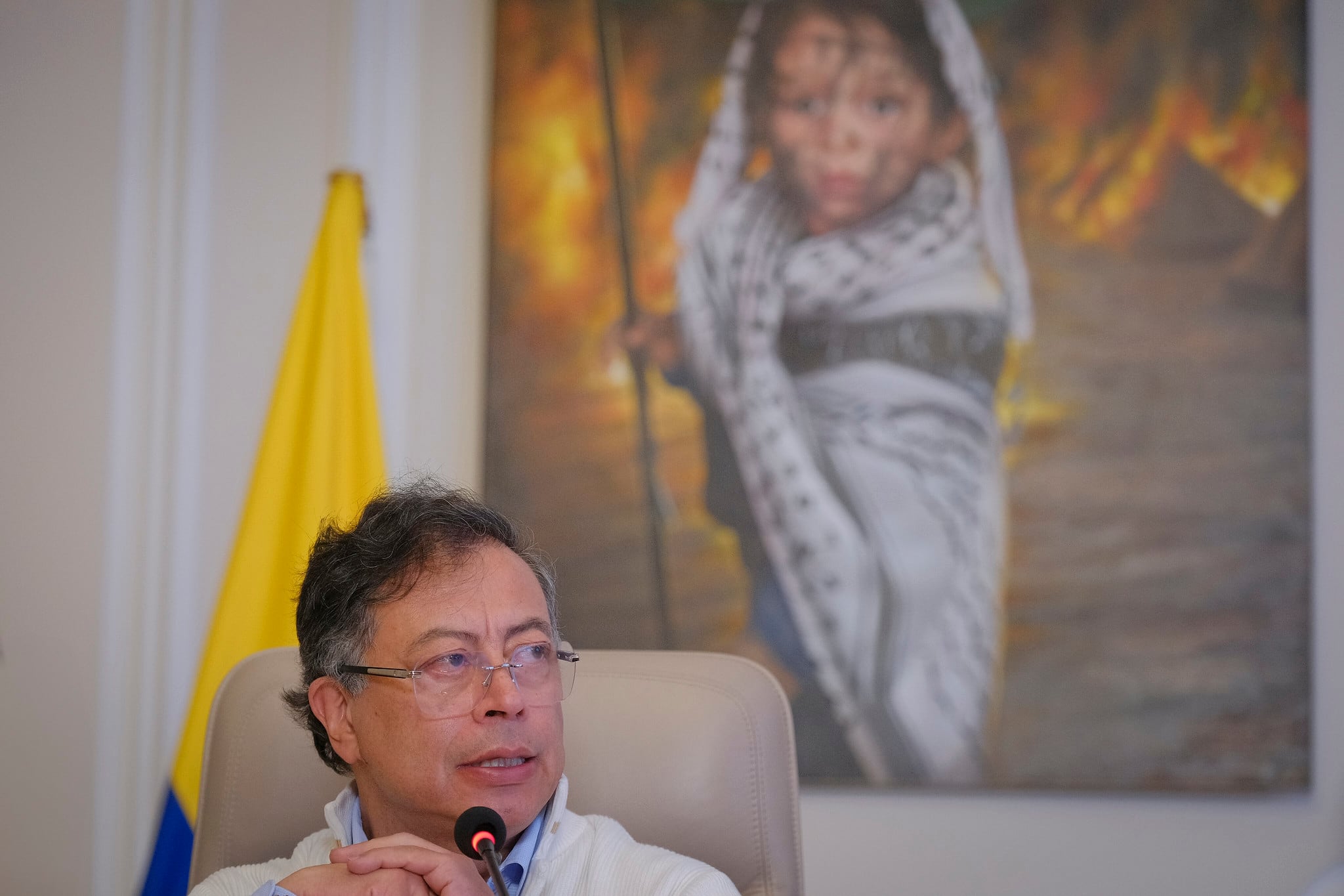 El presidente, Gustavo Petro, en la noche del 15 de julio de 2025 en la Casa de Nariño, en Bogotá
