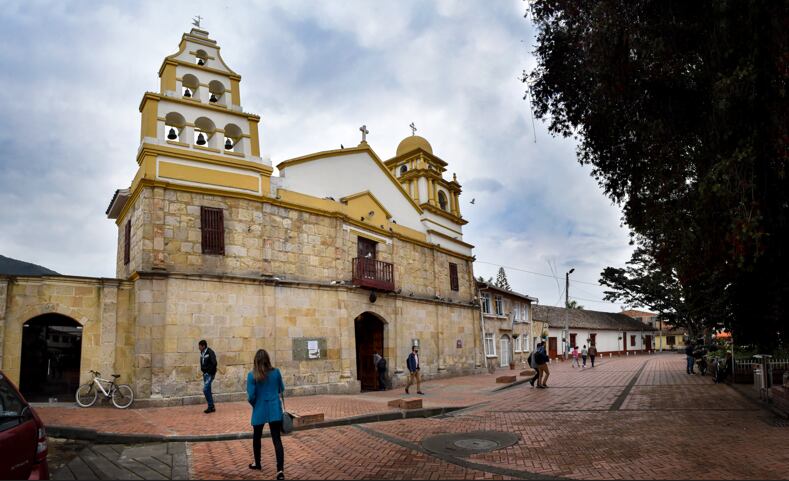 Cerca del Parque Principal del municipio de Cota se encuentra un lugar característico para comer fritanga en Cundinamarca.
