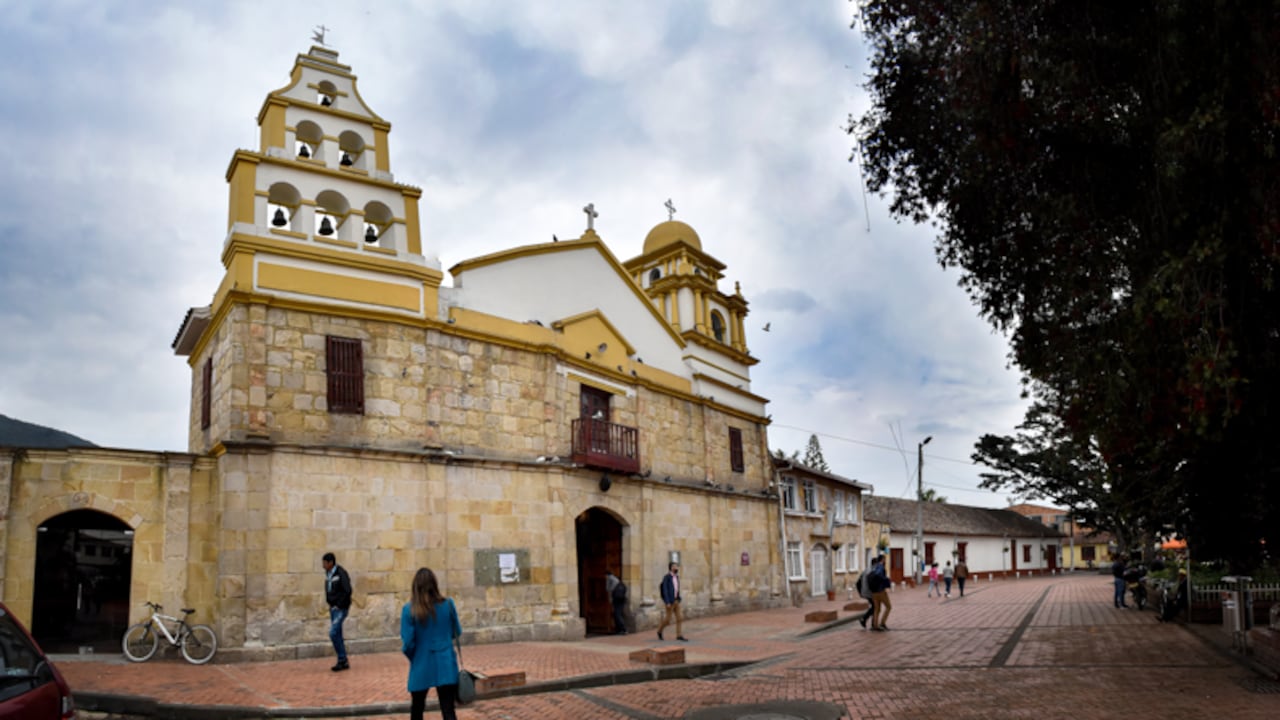 Cerca del Parque Principal del municipio de Cota se encuentra un lugar característico para comer fritanga en Cundinamarca.