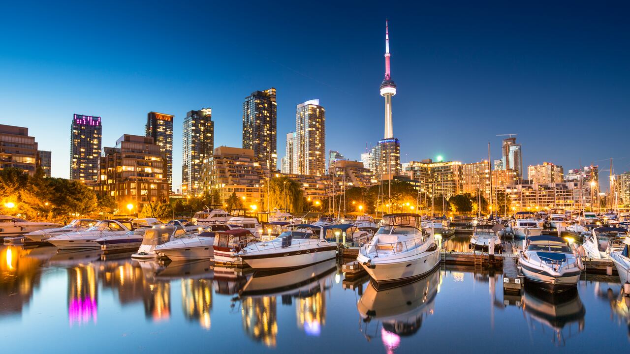 La medida será tomada en principio por un periodo de dos años. Hay dudas de parte de expertos inmobiliarios sobre su efectividad. Imagen: Toronto, Canadá.