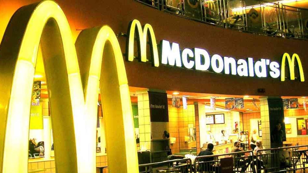 1. Arcos Dorados Colombia (Mc Donald's) - Ventas: $363.684 millones (20,1% más que en 2016) - Utilidad neta: -$28.540 millones (87,63% de pérdida frente al patrimonio)
