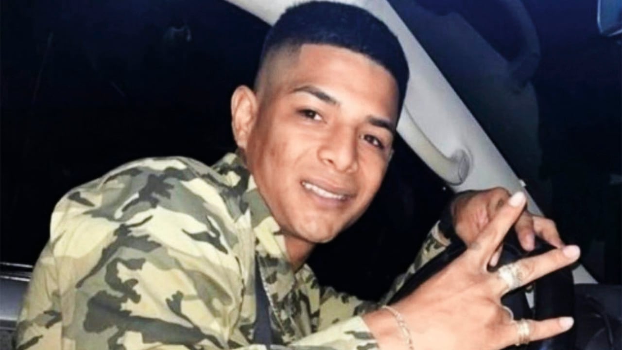 Alias Menor es el jefe de las Autodefensas Conquistadores de la Sierra en el Magdalena. 