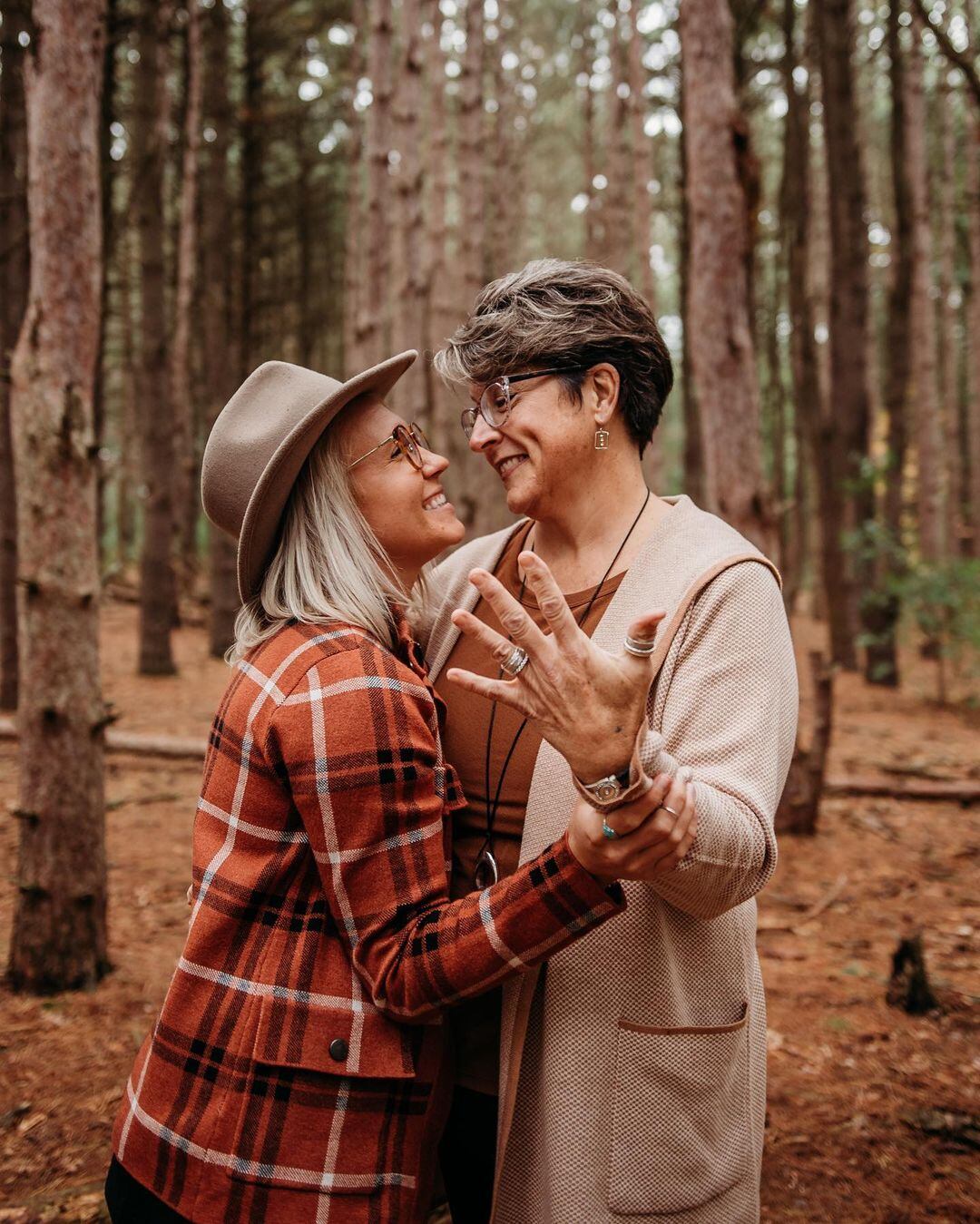 Las mujeres hoy en día viven junto a sus hijos, quienes son producto de relaciones anteriores.