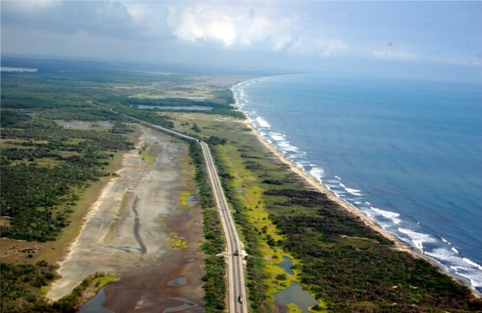 En el año 1998 entidades nacionales regionales e internacionales diseñaron un plan de recuperación que ha permitido, en un 70 por ciento, el surgimiento del mangle que se había muerto con la construcción de la carretera.