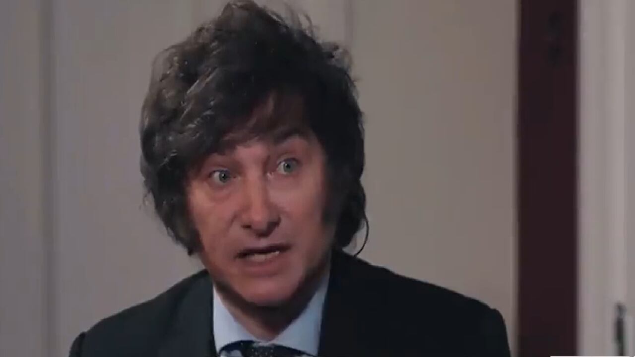El candidadto a la Presidencia en Argentina, Javier Milei, habló con el expresentador de Fox sobre la realidad de su país en temas económicos y sociales, sin dejar de lado sus comentarios ácidos hacia el papa y China.