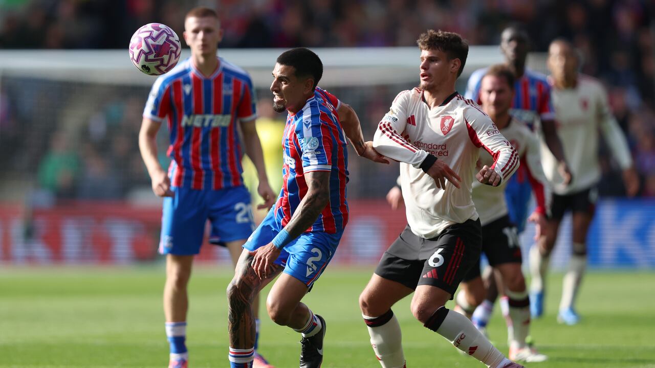 Daniel Muñoz jugó ante Liverpool siendo uno de los más influyentes al ataque.