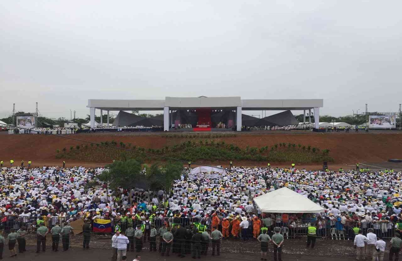 Catama a pocos minutos de la llegada del Papa Francisco. Foto: Cristian Leguizamón// SEMANA. 