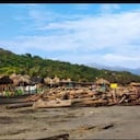 La suciedad del agua en el Atlántico dificulta las actividades de pesca.