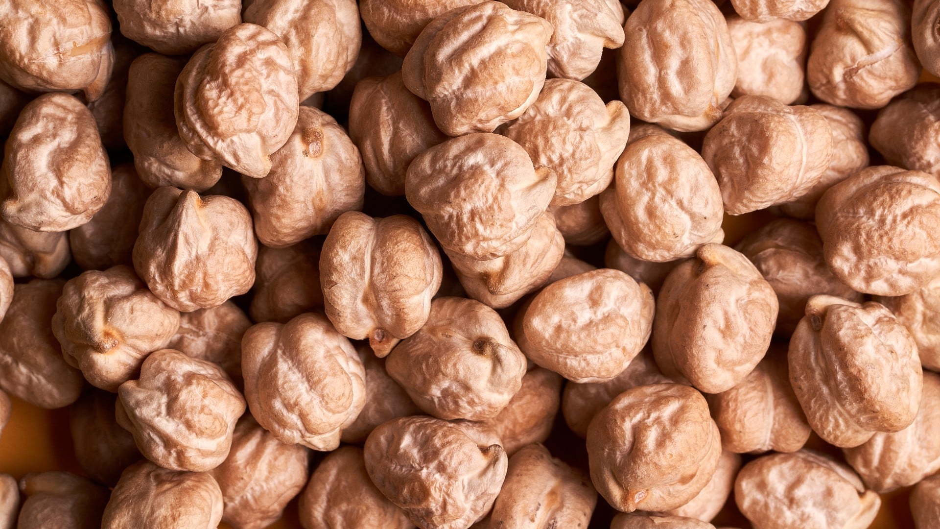 Masticar sin prisa y triturar correctamente las legumbres también ayudará a tener una mejor digestión.