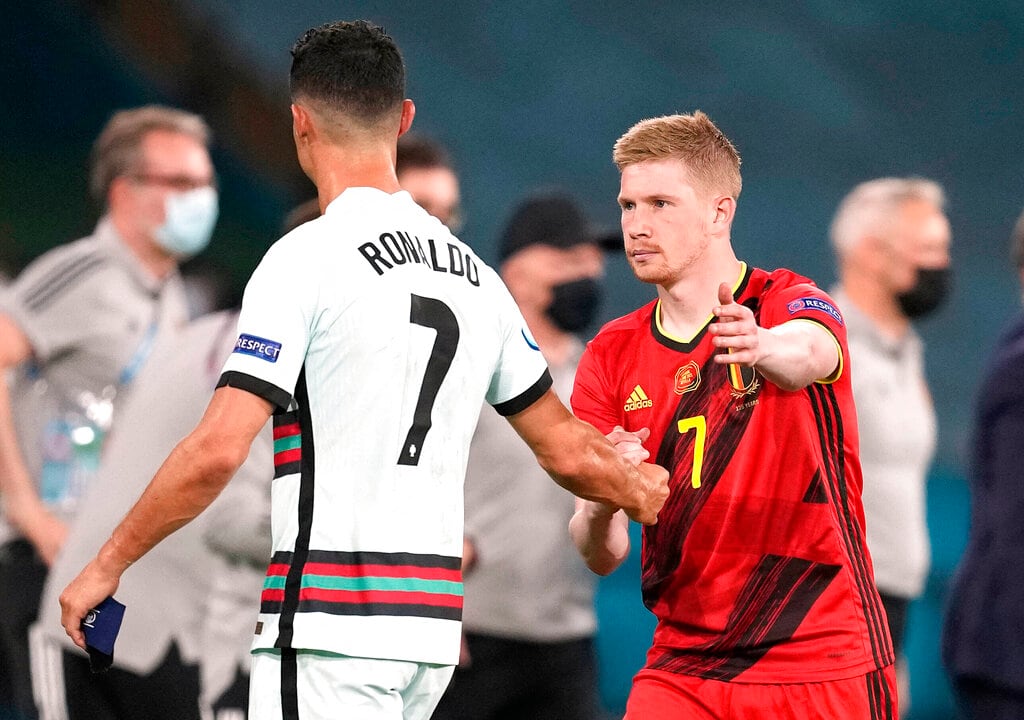 Además de Thorgan Hazard, el hombre del gol, Kevin de Bruyne fue la figura en Bélgica durante el primer tiempo, antes de retirarse lesionado.