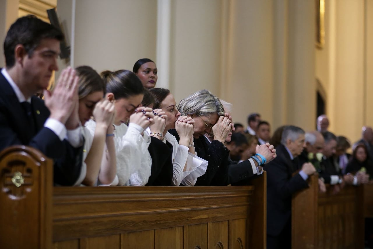 Funeral de Miguel Uribe Turbay: su familia lo despide en la Catedral Primada