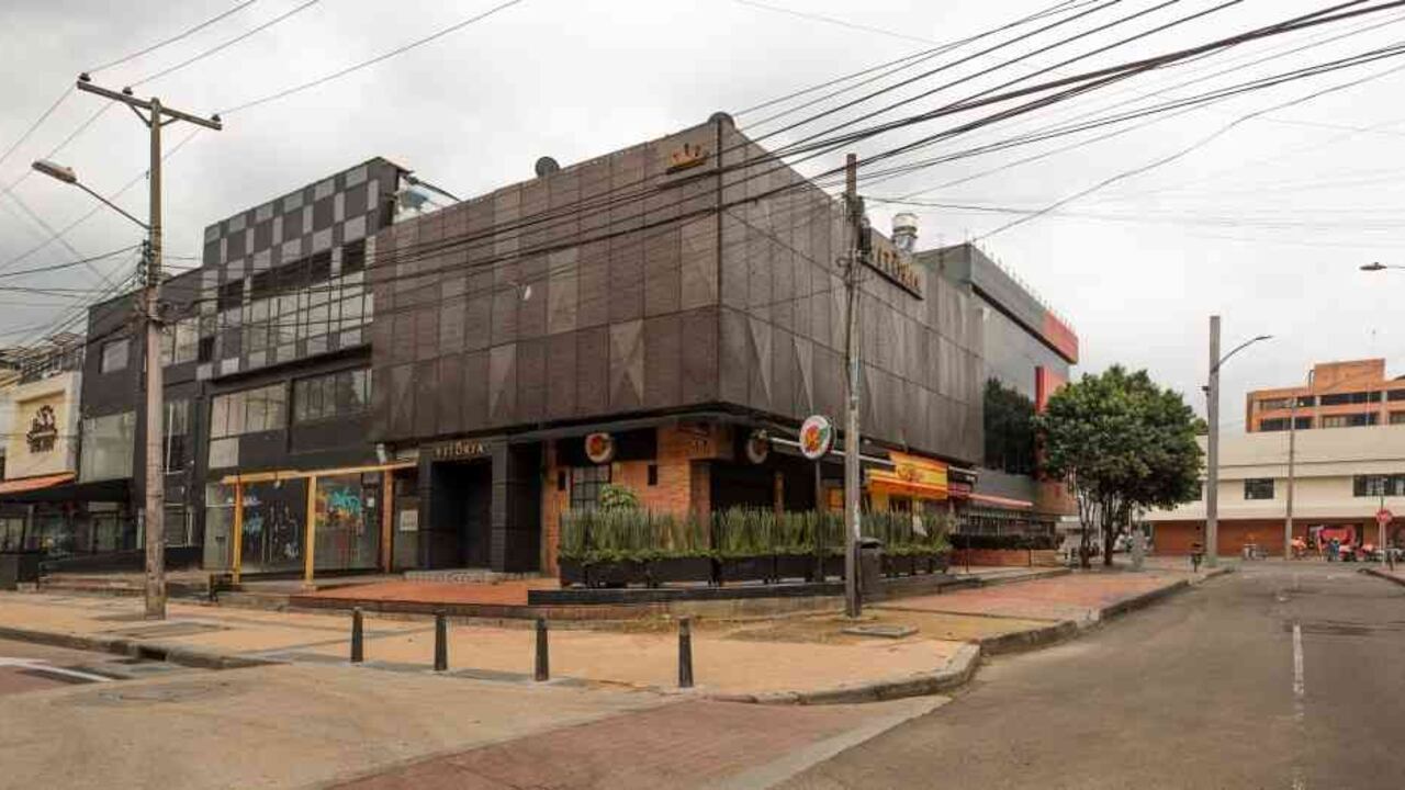 Ventas reales del comercio completaron siete meses de caídas.