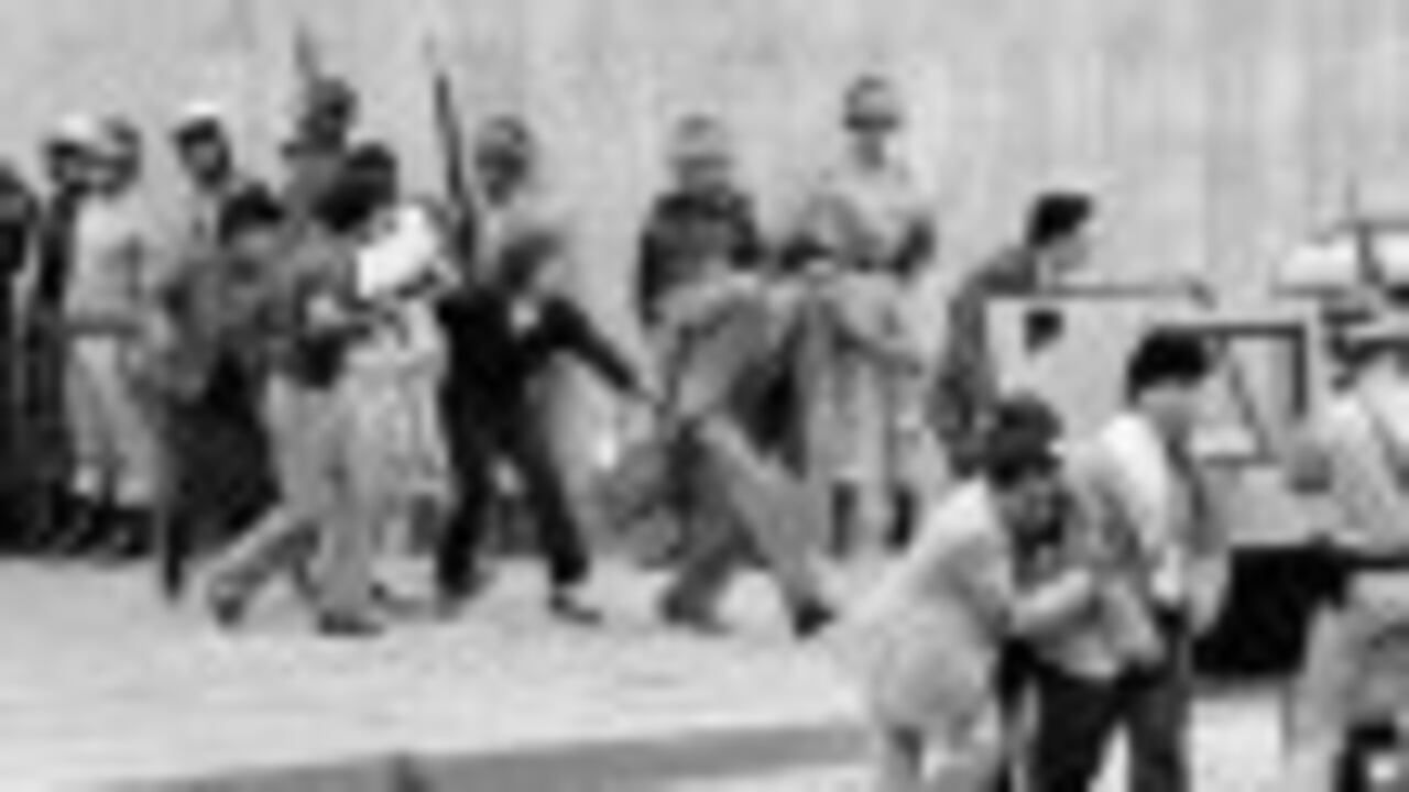 Imágenes Carlos H. Urán saliendo del Palacio de Justicia