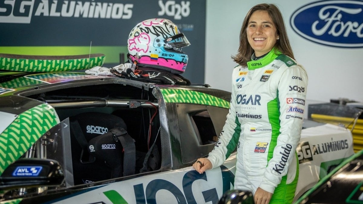 Colombiana Tatiana Calderón en la Nascar Brasil.