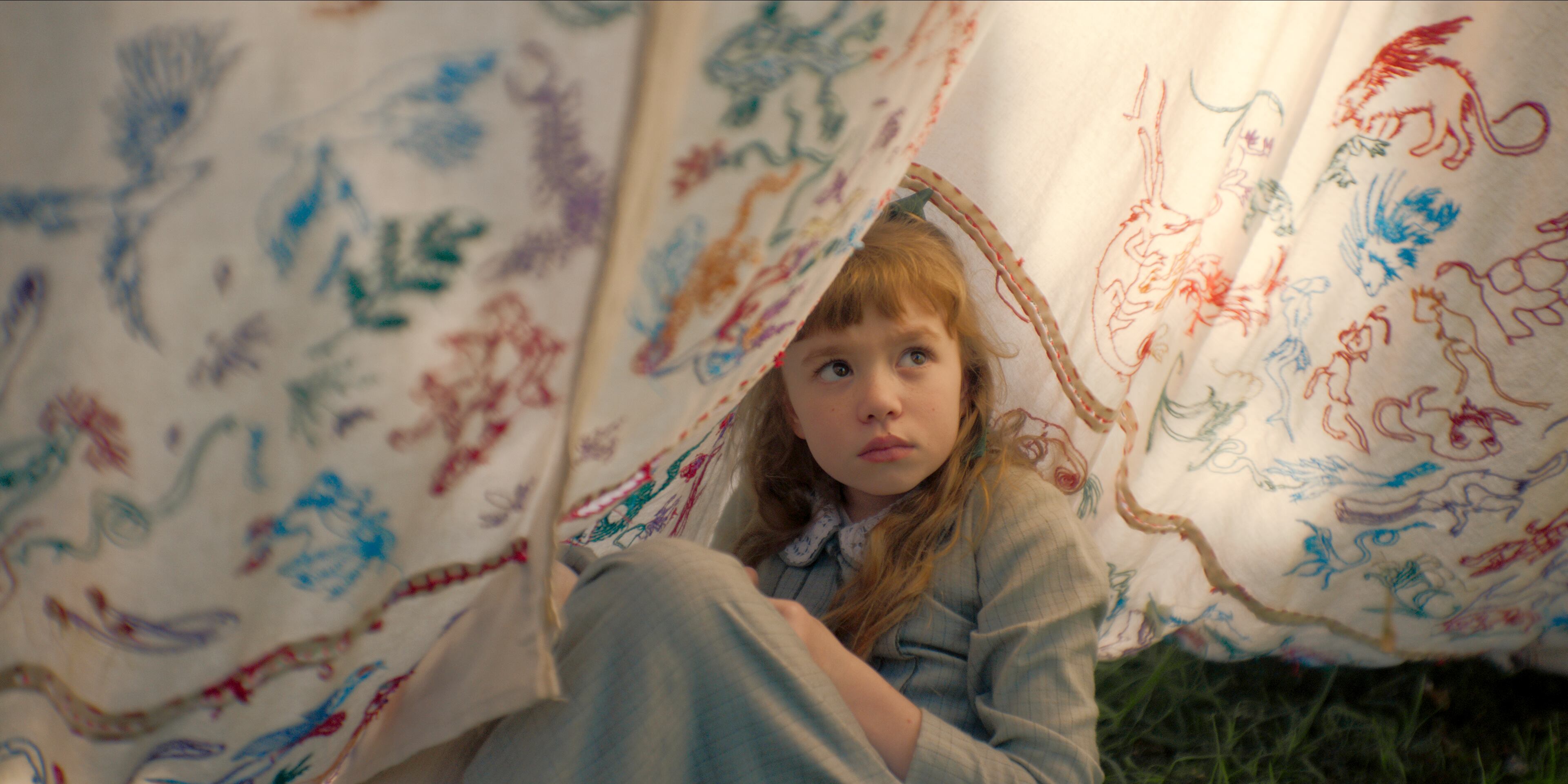 Isabel Allende, Eva Longoria y Courtney Saladino son las productoras ejecutivas junto a las showrunners Francisca Alegría (La vaca que cantó una canción hacia el futuro), Fernanda Urrejola y Andrés Wood (Noticia de un secuestro).