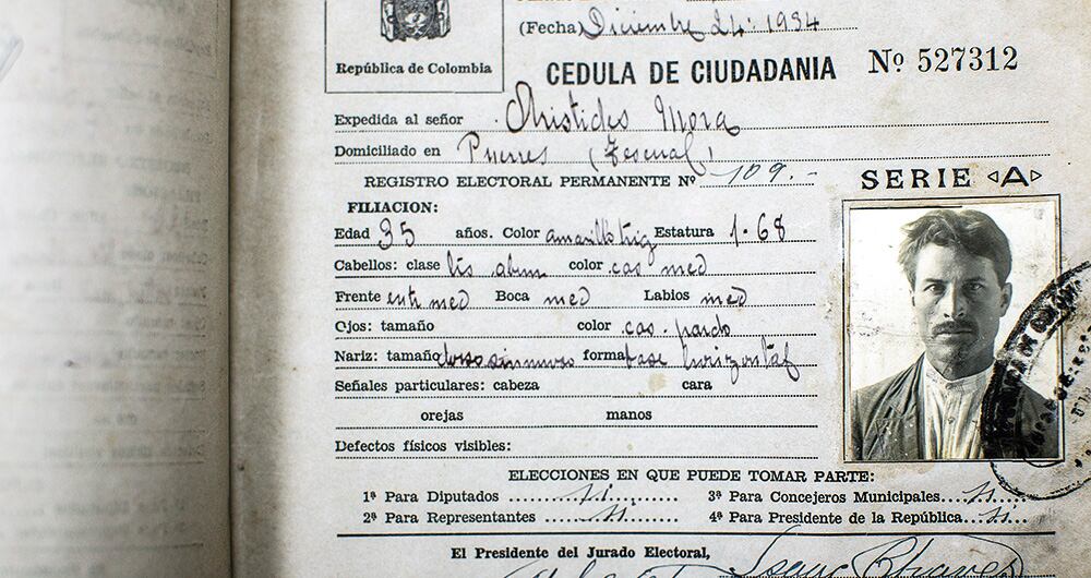 ¿Vieja?, ¡la cédula!_3