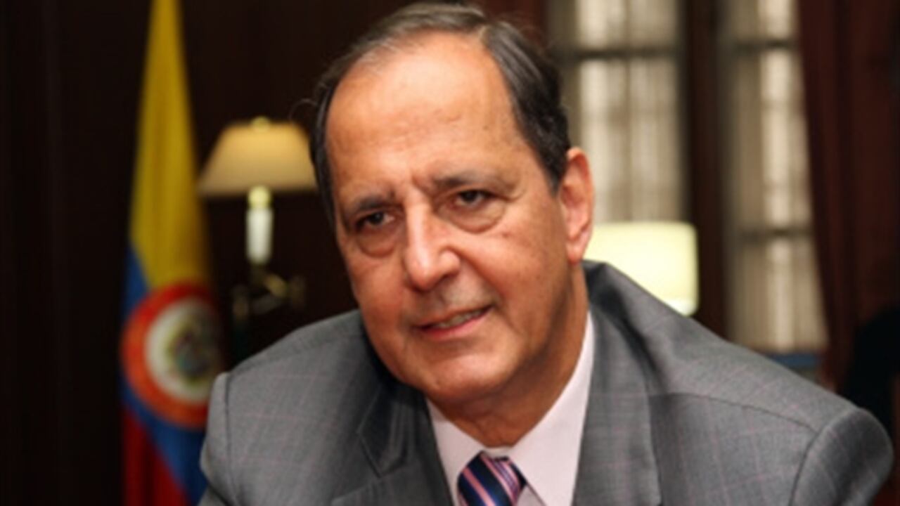 Aunque el ministro de Agricultura, Juan Camilo Restrepo, reconoce que en el sector agropecuario se perdieron años valiosos para prepararse con miras al TLC, insiste en que nunca es tarde.