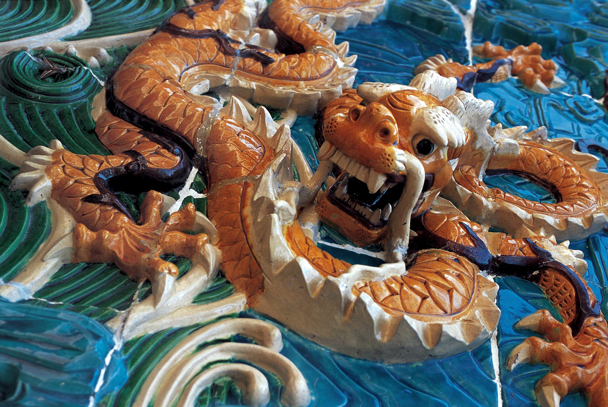 Según la interpretación astrológica, hay indicios de que algunos signos del zodiaco podrían estar destinados a experimentar un cambio financiero positivo durante este ciclo lunar.