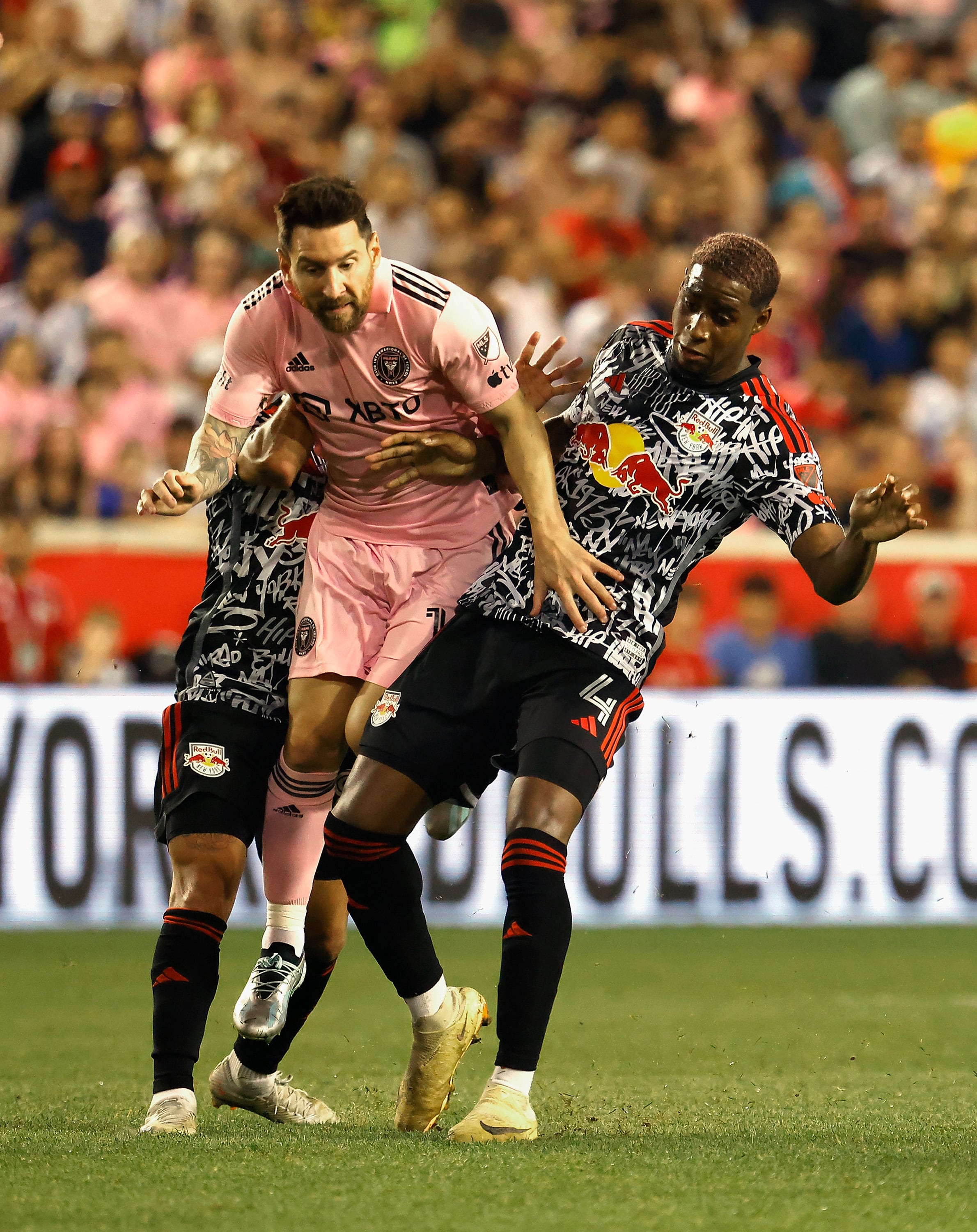Andrés Reyes parando a Lionel Messi en la MLS