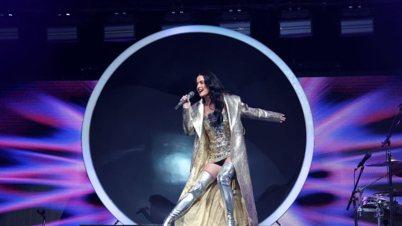 Katy Perry y novia de Bezos viajarán al espacio en cohete de Blue Origin