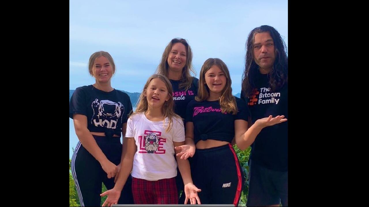 Los Taihuttu no tienen cuentas bancarias o posesiones personales. Todos sus ahorros permanecen vinculados a esta criptomoneda.