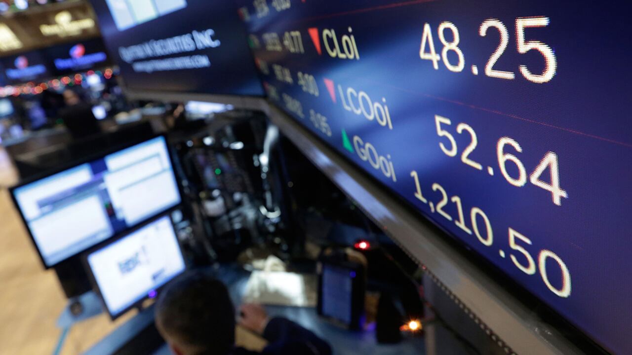 Algunas bolsas, como las de Nueva York y Seúl, sufrieron por el desplome en el precio del crudo.