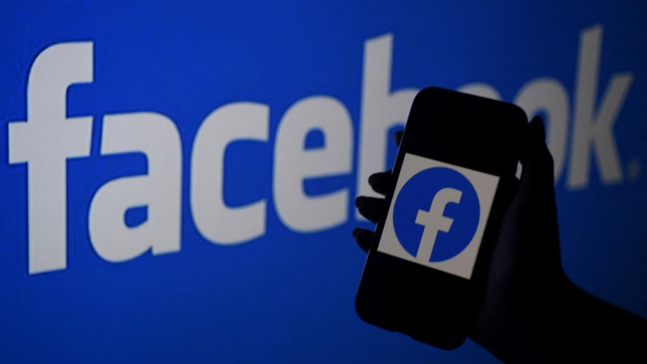 Facebook - foto de referencia (Photo by OLIVIER DOULIERY / AFP)