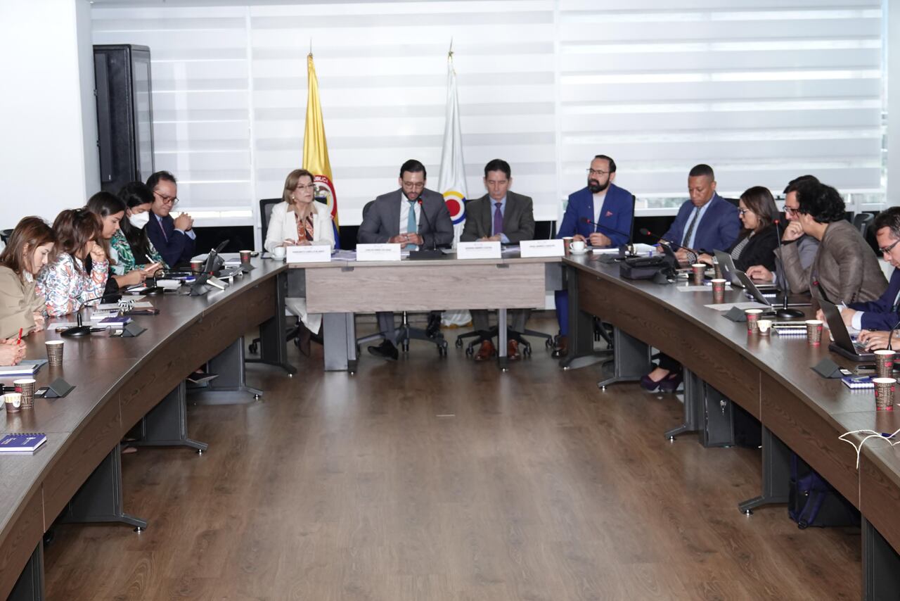 Contraloría y Procuraduría hacen seguimiento ante amenaza de apagón