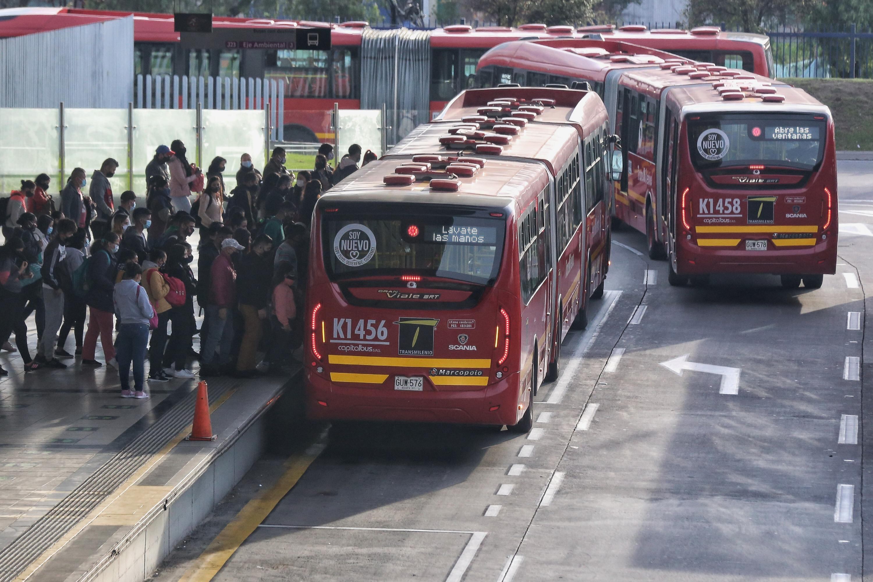 TransMilenio reforzará sus servicios en hora Valle. 