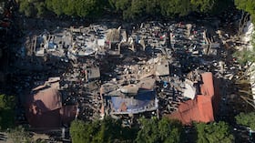 Las fotografías muestran los estragos que dejó el potente terremoto en diferentes sectores.