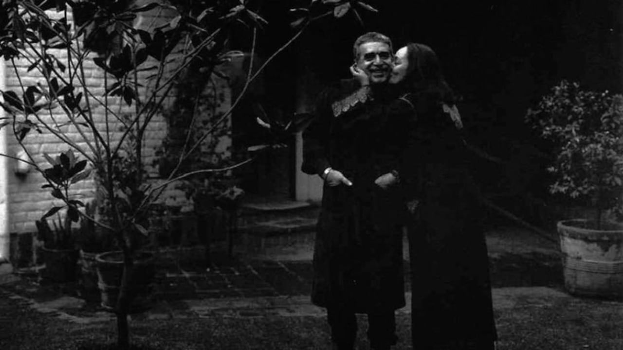 Gabriel García Márquez y Mercedes Barcha el día del anuncio del Nobel de Literatura.