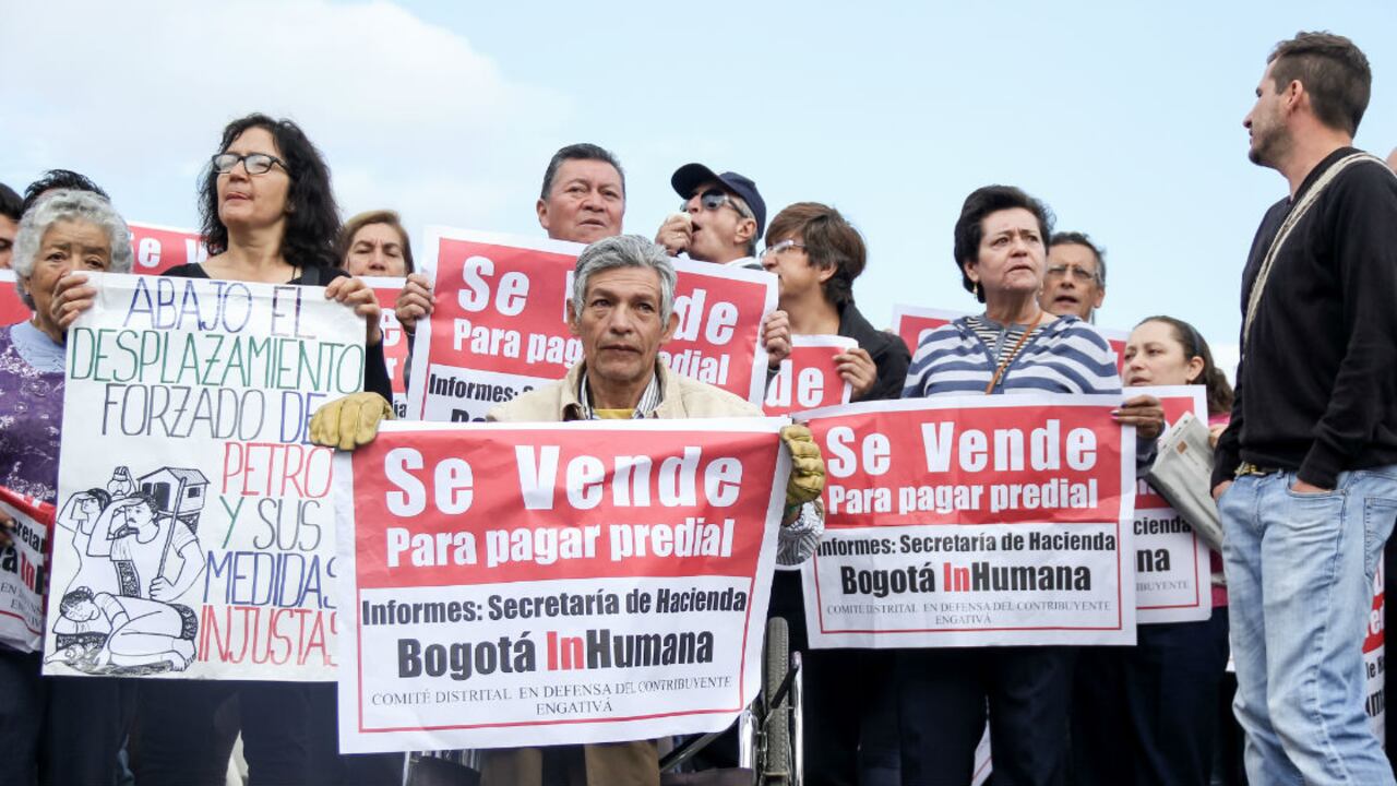 Los bogotanos de los estratos 3, 4, 5 y 6 tendrían que pagar en 2017 hasta el 20 % adicional a lo que cancelaron este año por el pago del predial.