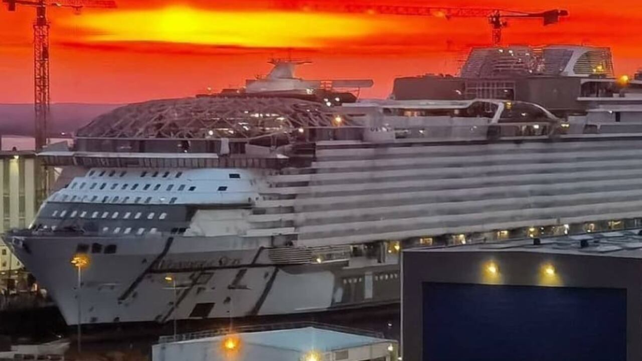 El crucero más grande del mundo regresó de emergencia a Miami tras un altercado entre pasajeros.