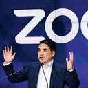 Eric Yuan CEO de Zoom. No solo la app Zoom ganó con el teletrabajo. También las firmas digitales Dropbox y DocuSign.