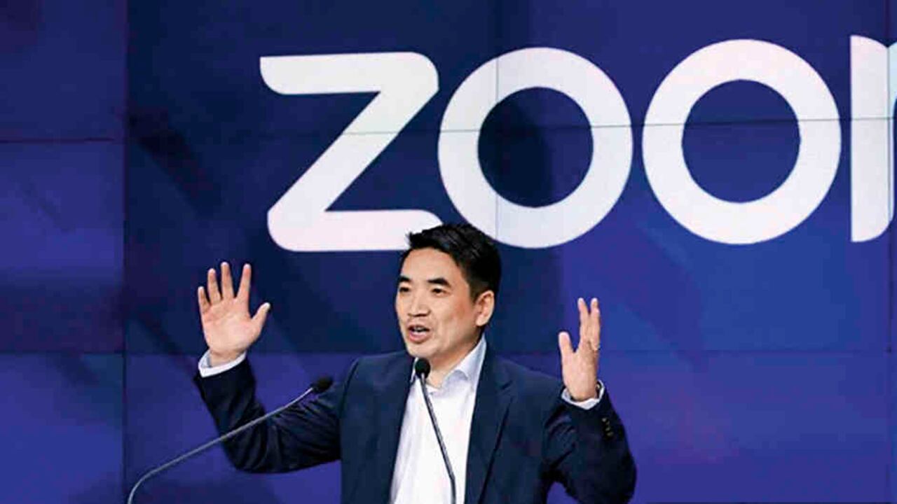 Eric Yuan CEO de Zoom. No solo la app Zoom ganó con el teletrabajo. También las firmas digitales Dropbox y DocuSign.
