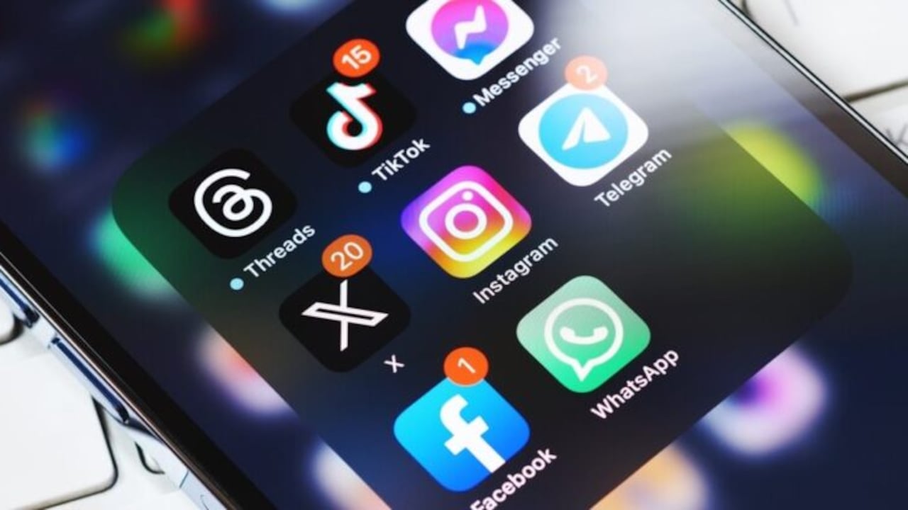 Las redes sociales son clave en momentos de crisis para recibir información y reportar emergencias.