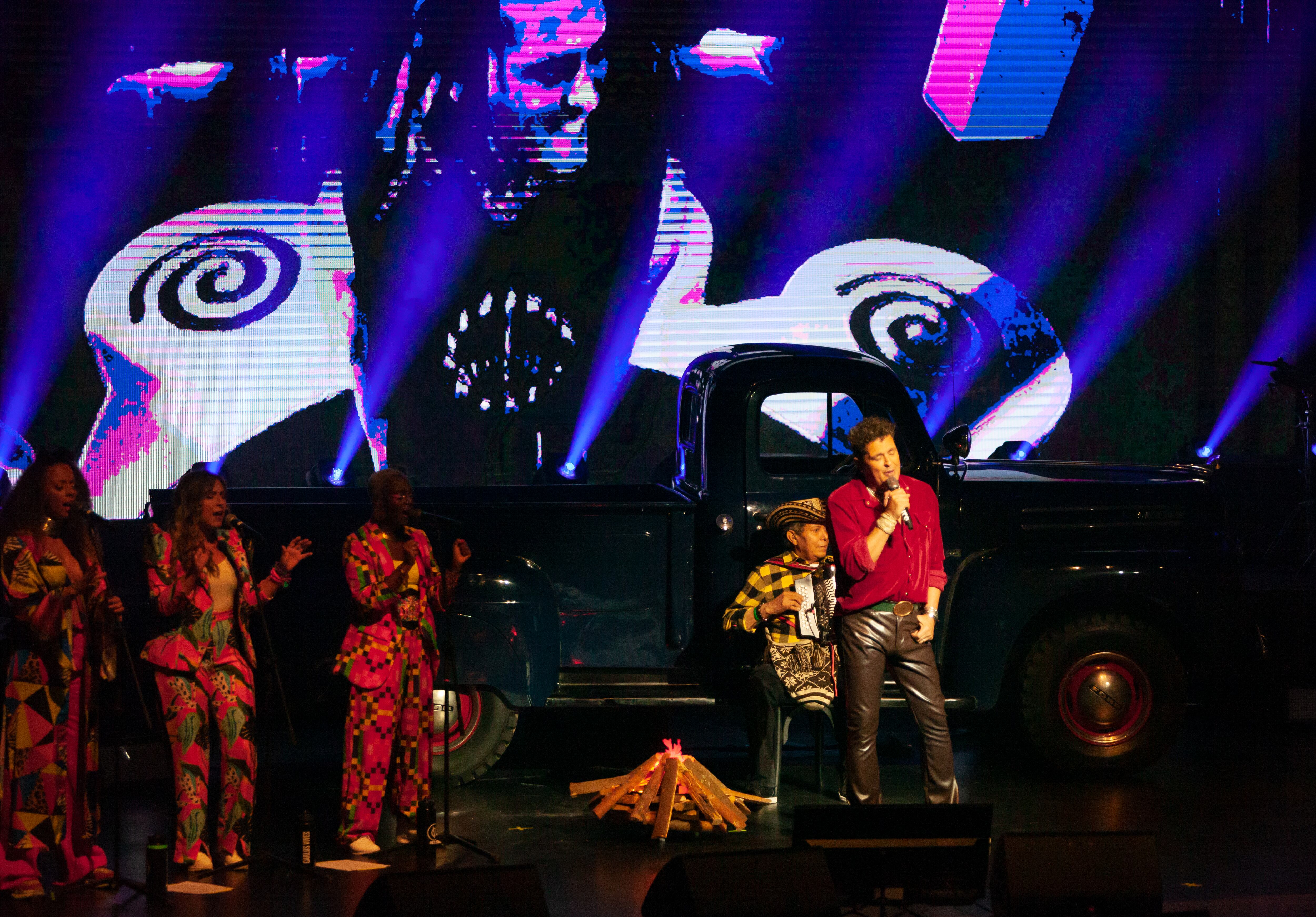 Carlos Vives con el maestro Egidio Cuadrado (acordeonero) Heidy León - SEMANA