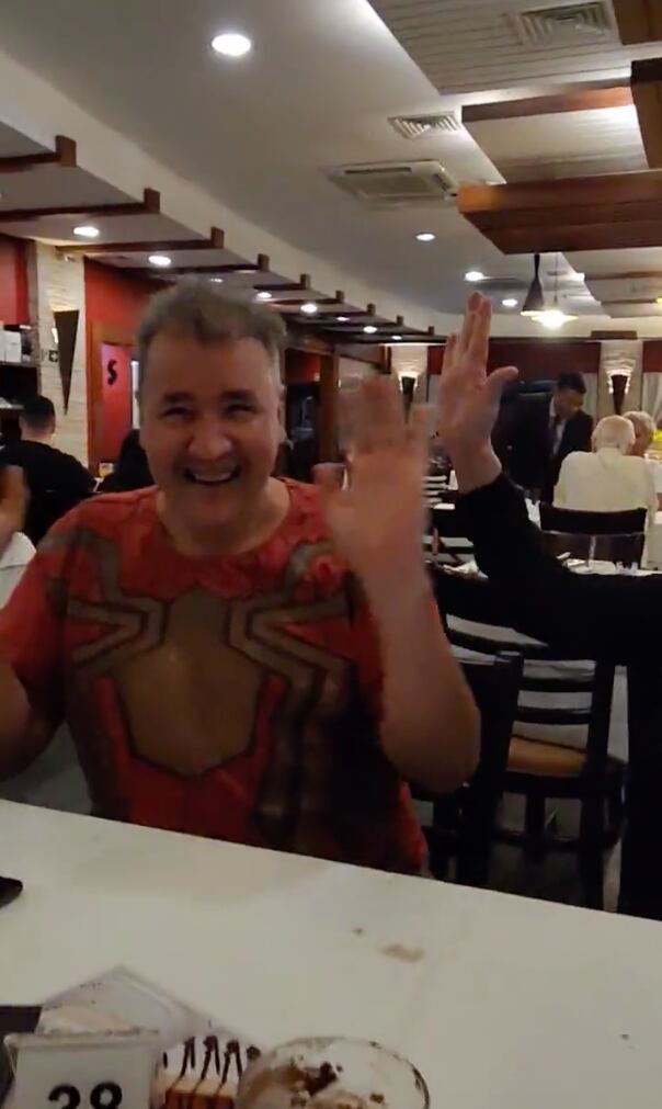 El hombre, llamado Fabio, consiguió su primer trabajo a los 43 años.