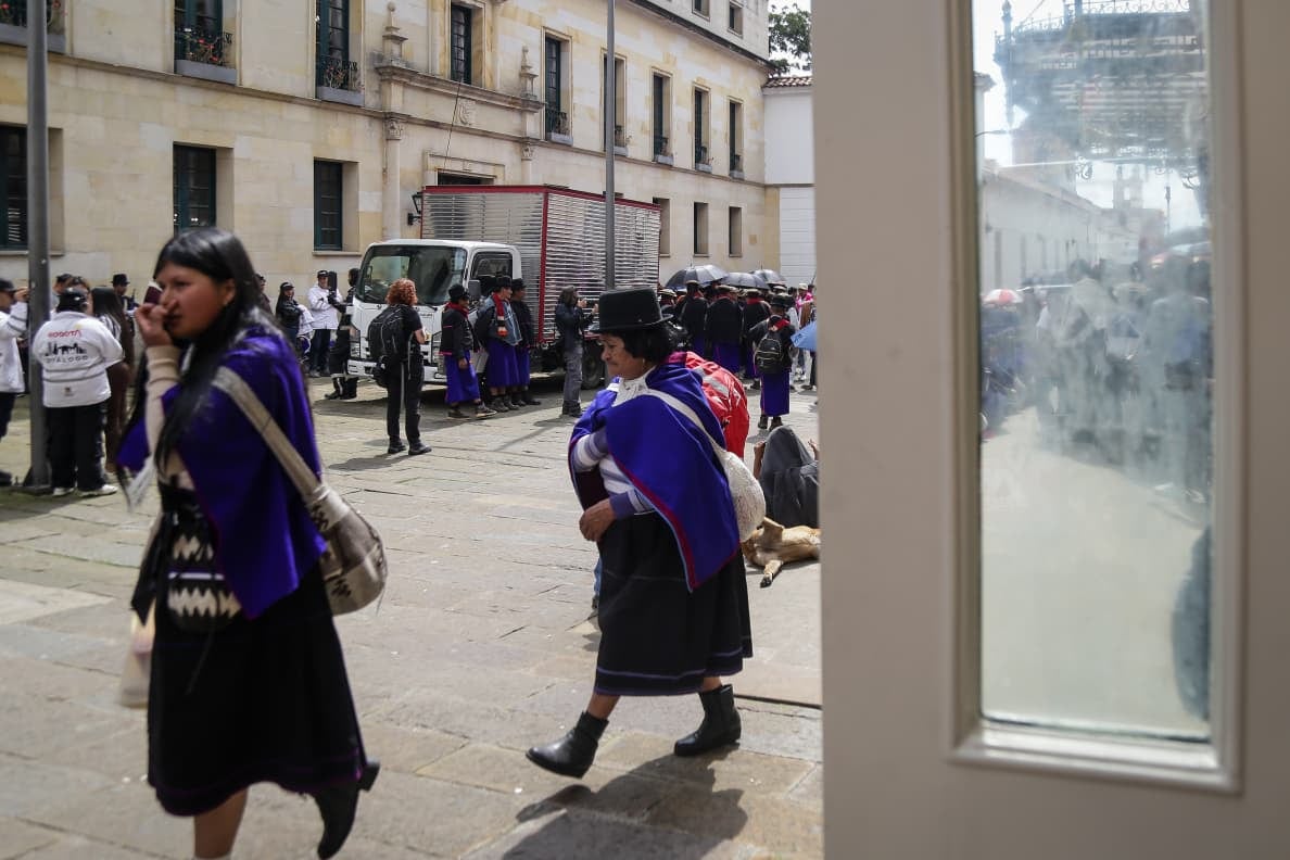 Bogotá. Abril  21 de 2026. Al ministerio de Relaciones Exteriores miembros de la comunidad indígena Misak llegaron para tener un diálogo con el Gobierno Nacional.