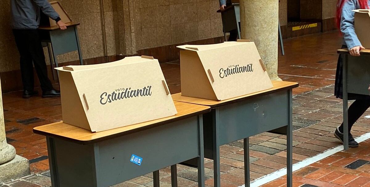 Más de 800 colegios en el país realizan el simulacro estudiantil de las elecciones presidenciales